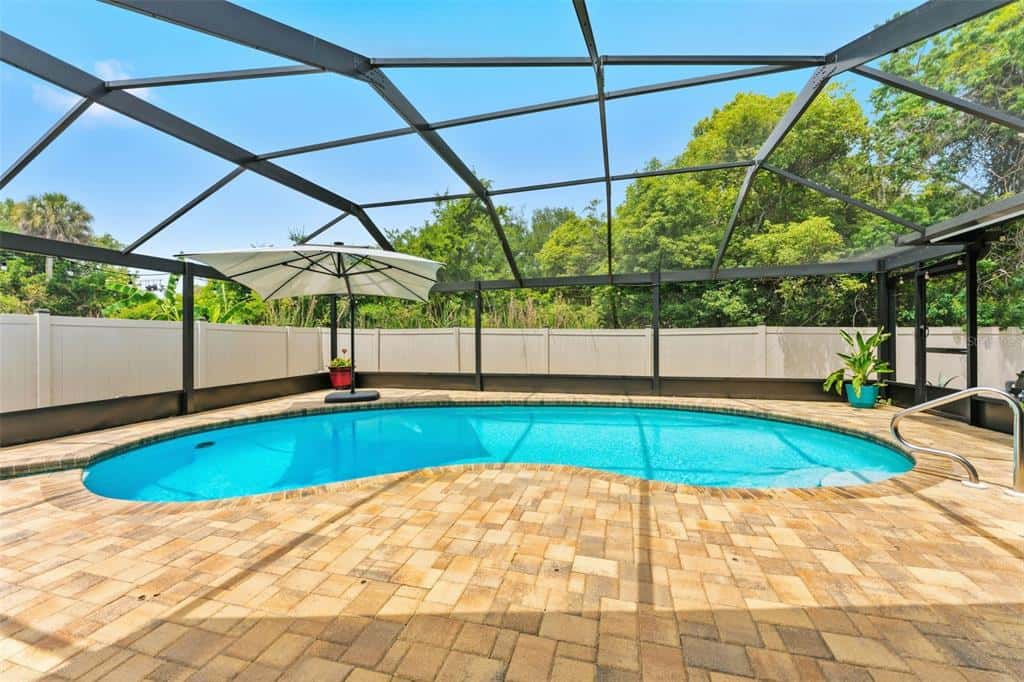Single Family Residence in SAFETY HARBOR