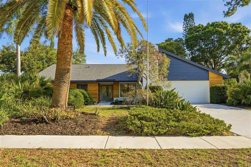 Single Family Residence in CLEARWATER
