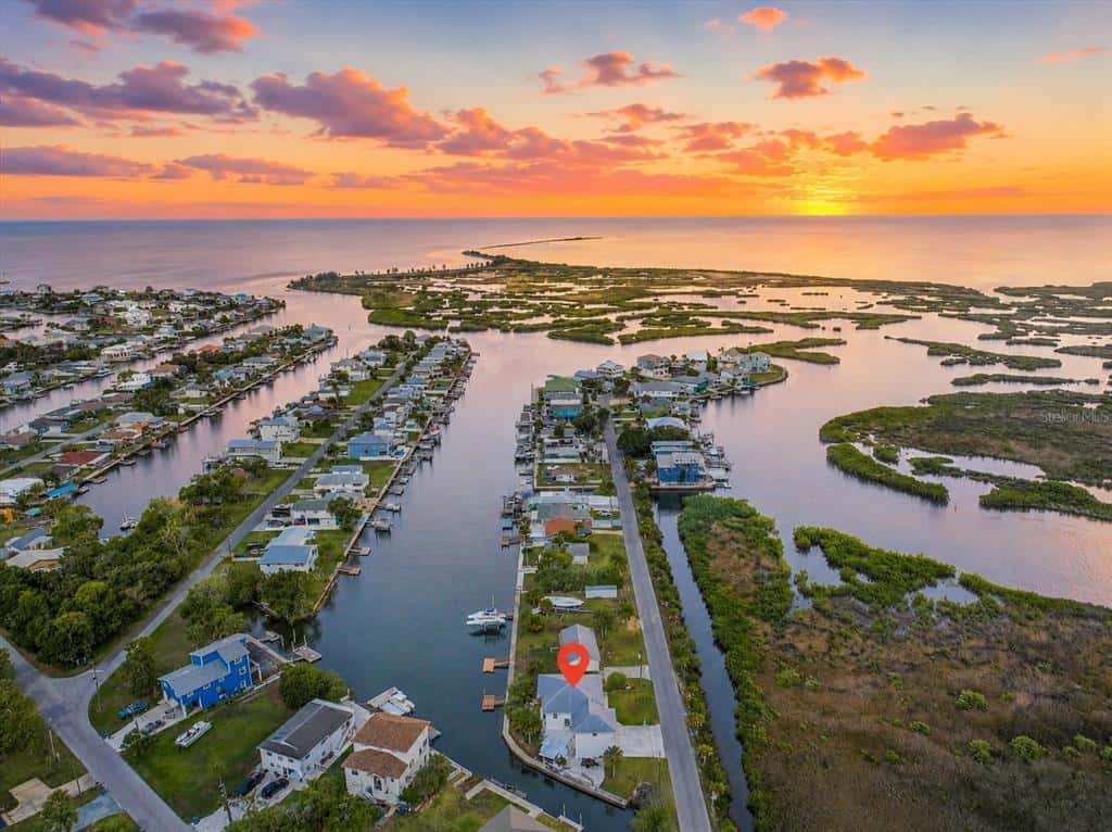 Single Family Residence in HERNANDO BEACH