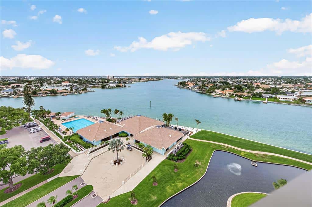 Condominium in ST PETE BEACH