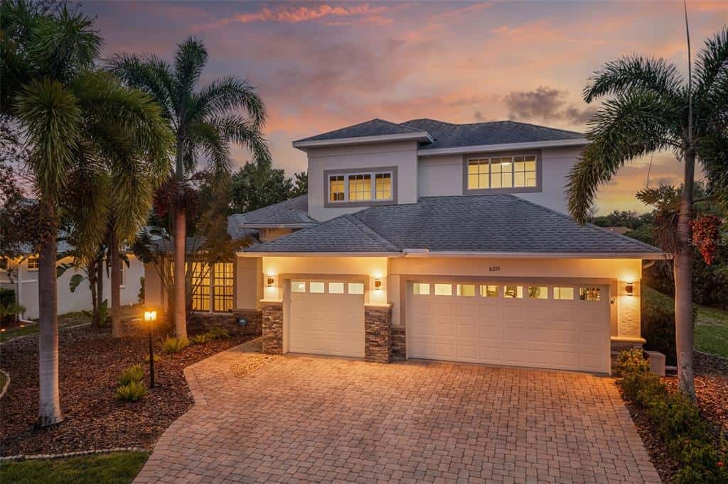 Single Family Residence in LAKEWOOD RANCH