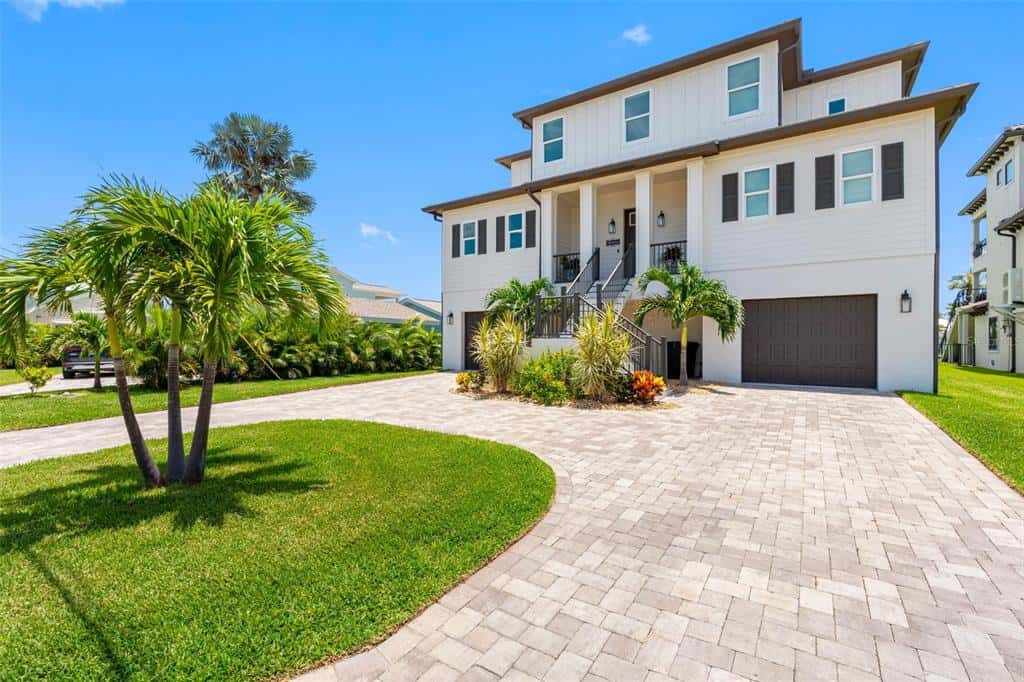Single Family Residence in REDINGTON BEACH