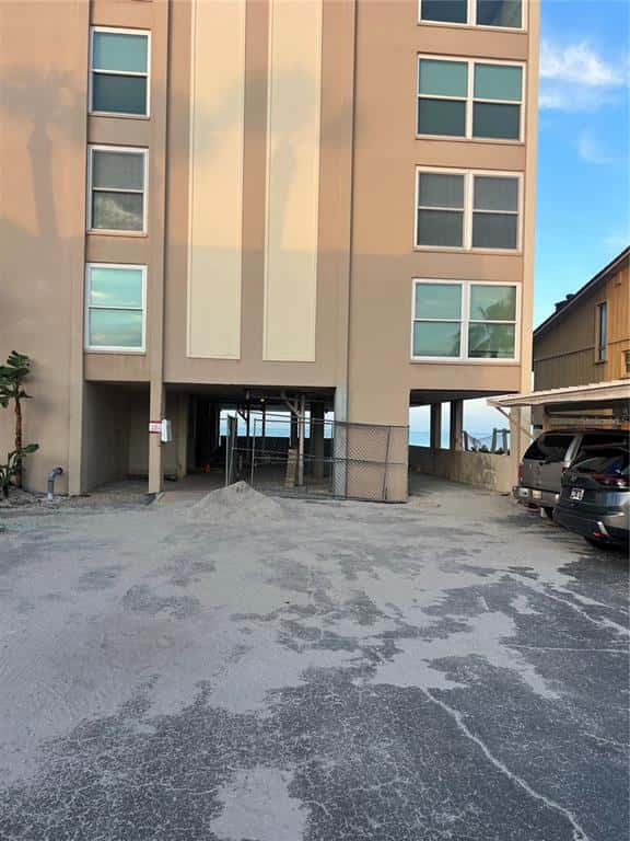 Condominium in MADEIRA BEACH