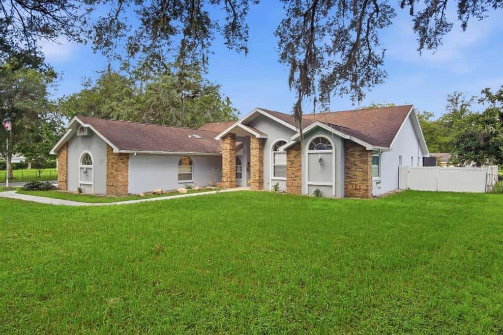 Single Family Residence in MASARYKTOWN
