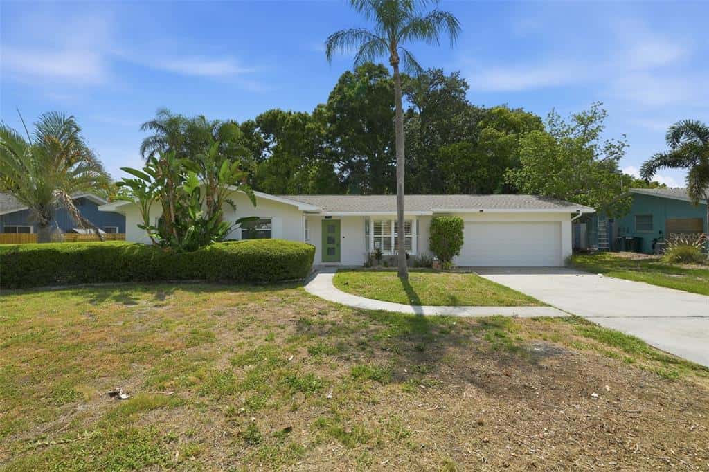 Single Family Residence in CLEARWATER