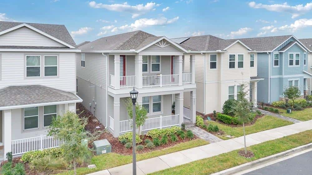 Single Family Residence in WINTER GARDEN