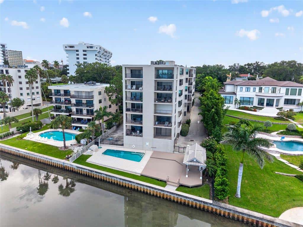 Condominium in CLEARWATER