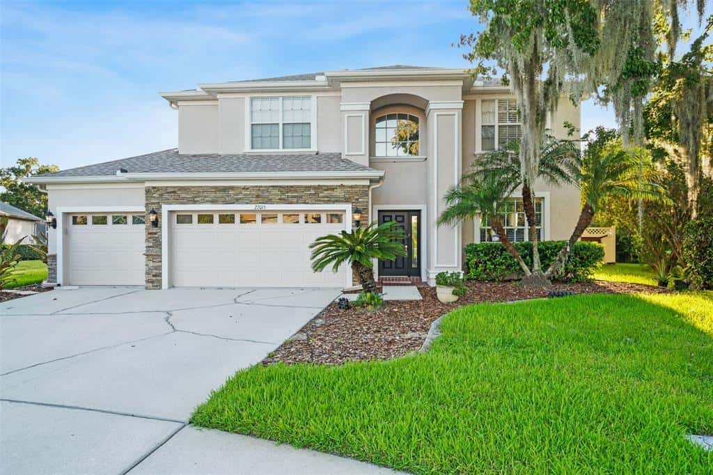 Single Family Residence in WESLEY CHAPEL