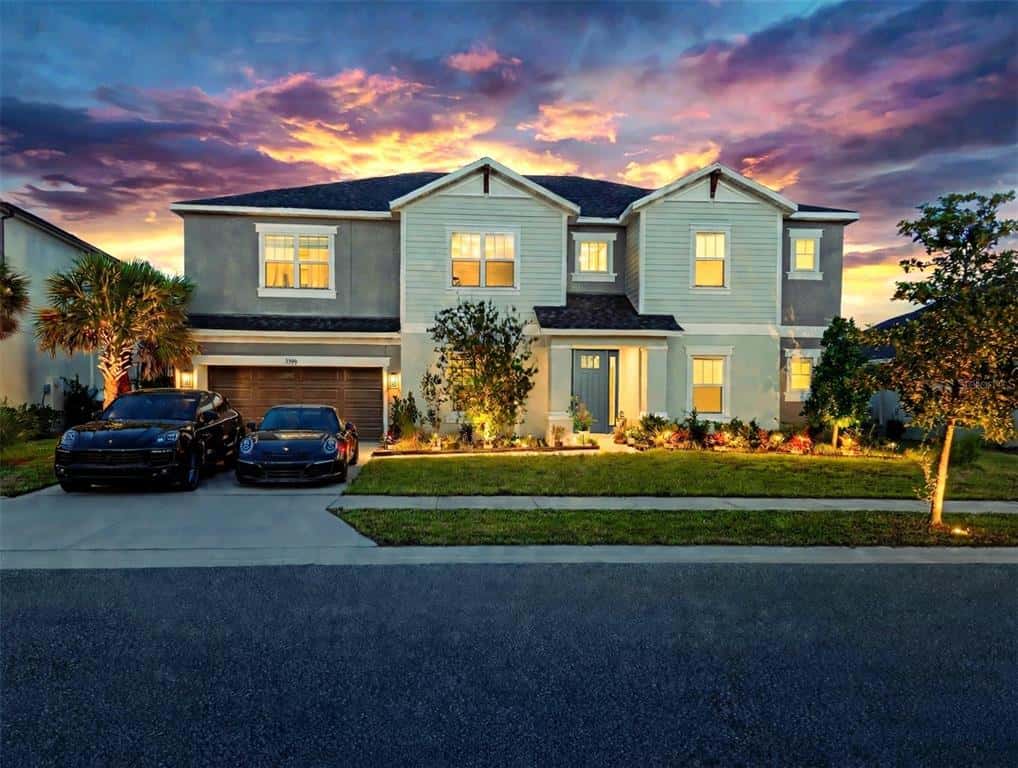 Single Family Residence in WESLEY CHAPEL