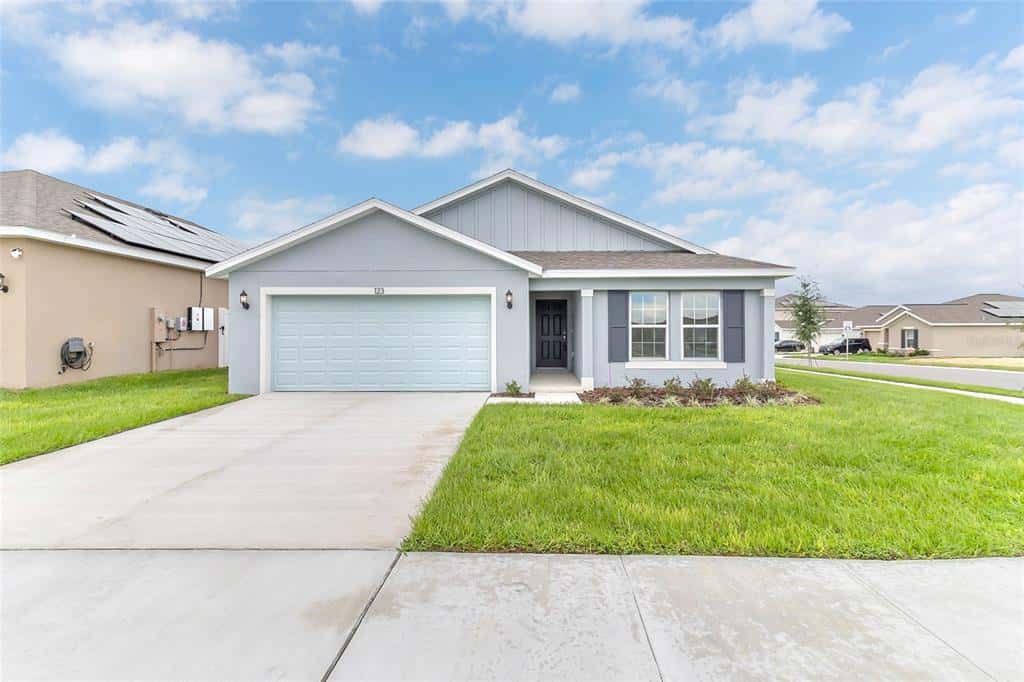 Single Family Residence in HAINES CITY