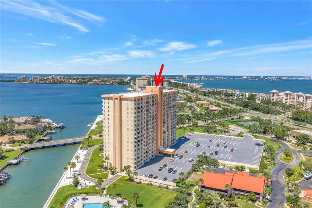 Condominium in ST PETERSBURG
