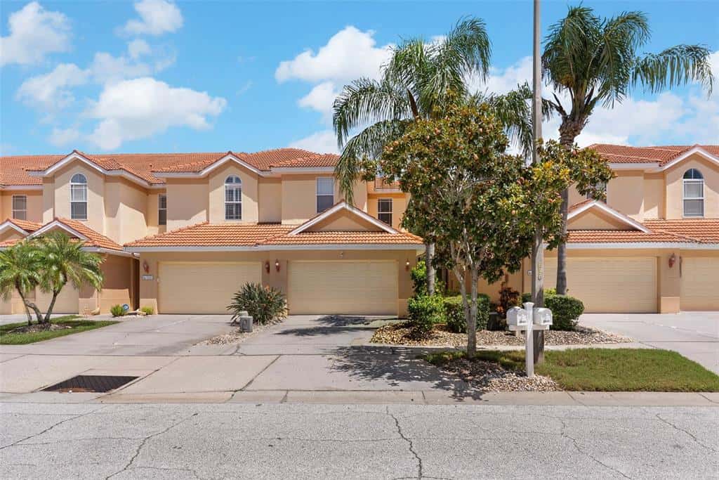 Townhouse in TARPON SPRINGS