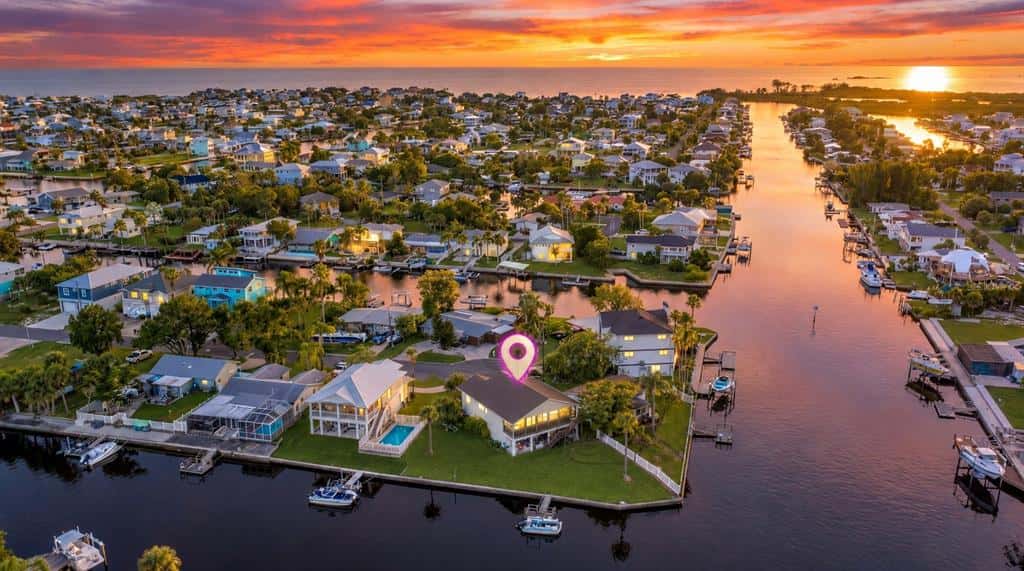 Single Family Residence in HERNANDO BEACH