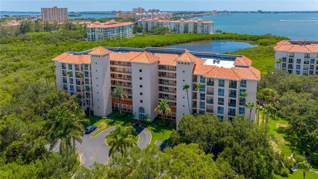 Condominium in ST PETERSBURG