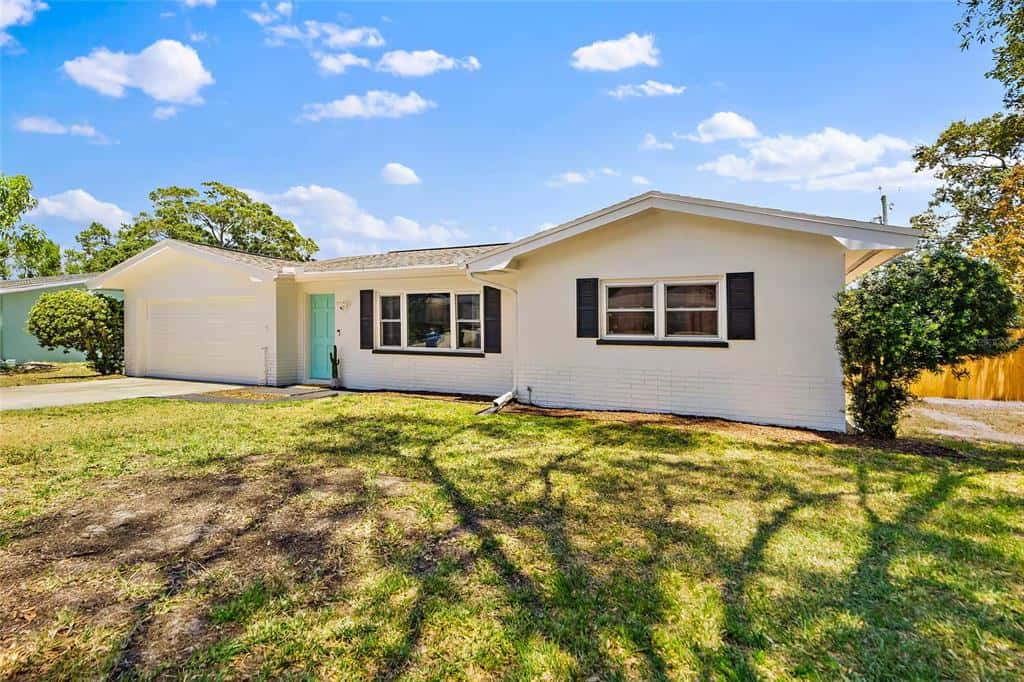Single Family Residence in CLEARWATER
